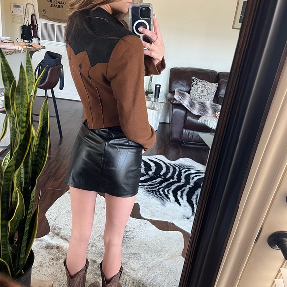 Western-Style Crop Blazer - Picture 3 of 5